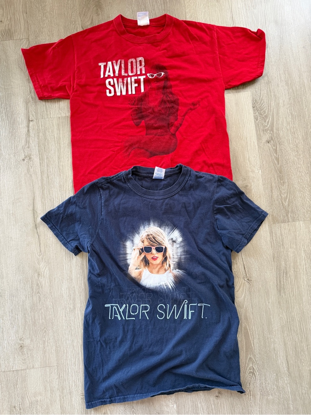 TAYLOR SWIFT The 1989 and Red World Tour Concert T-Shirt Bundle